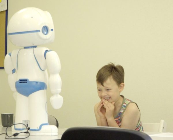 robot-helping-children-with-autism-to-socialize-