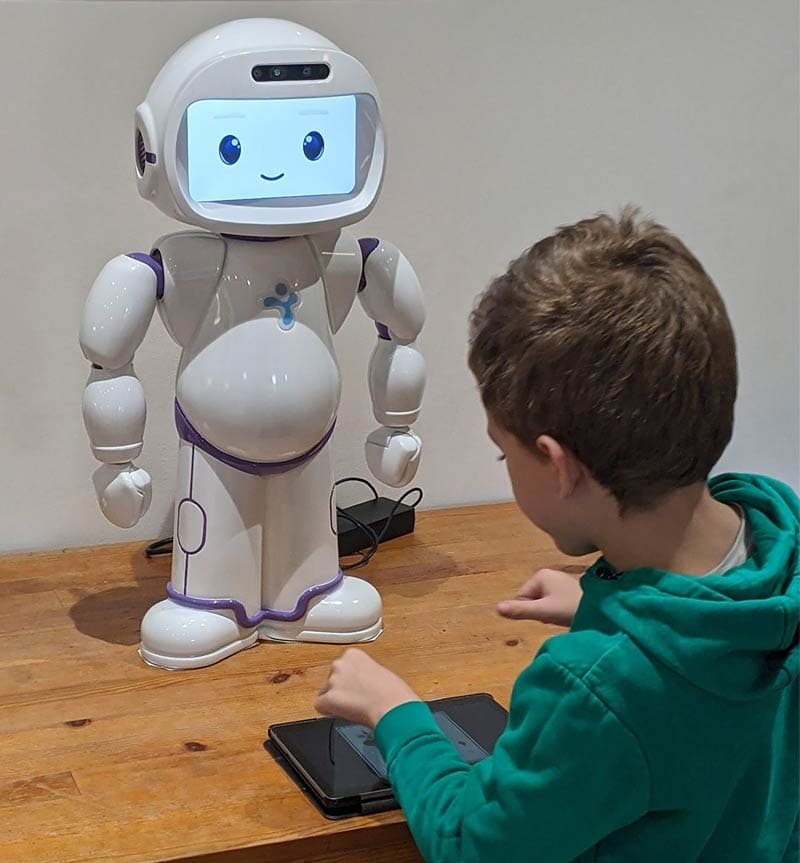 autism-support-at-home-with-QTrobot