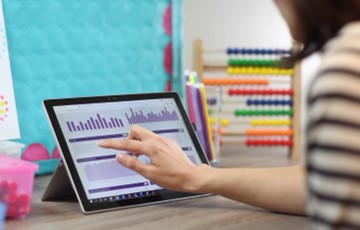 The robot's ability to gather data and report on progress facilitates a data-informed strategy for student support, simultaneously streamlining teachers' efforts in sharing students' achievements.