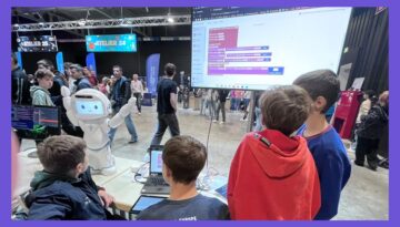 QTrobot-teaching coding to kids QTrobot-teaching coding to kids